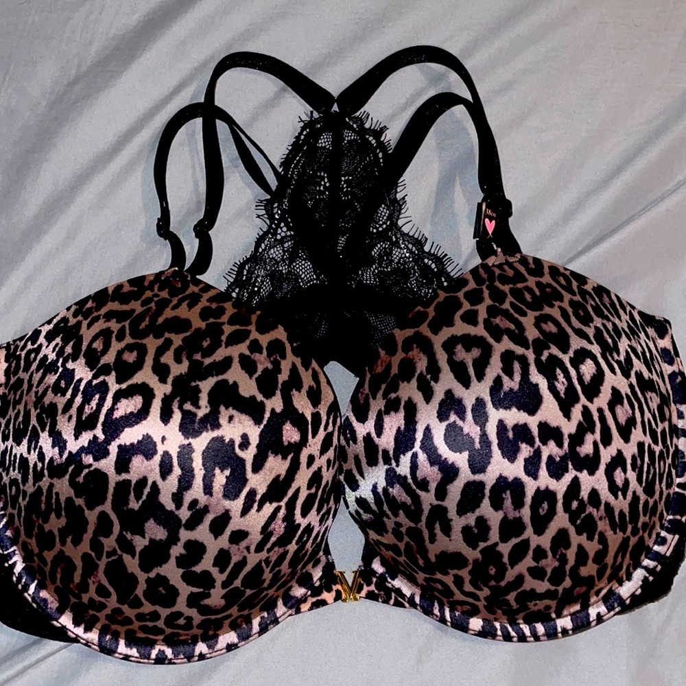 NWT VICTORIA’S SECRET BRA